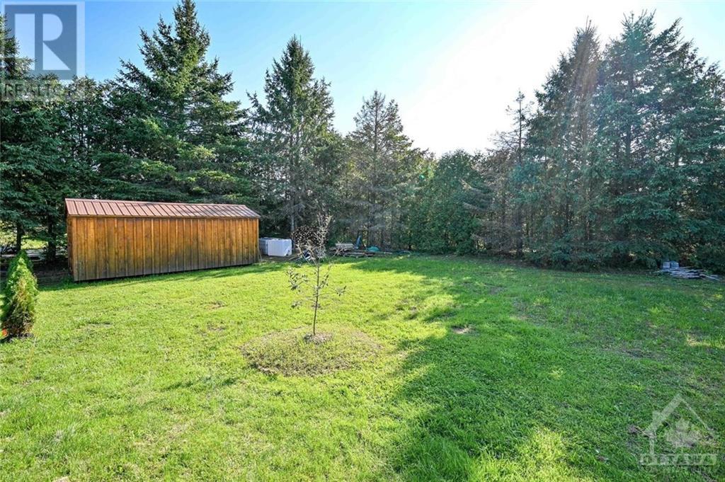 9 Centre Street, Jasper, Ontario  K0G 1G0 - Photo 28 - 1363067