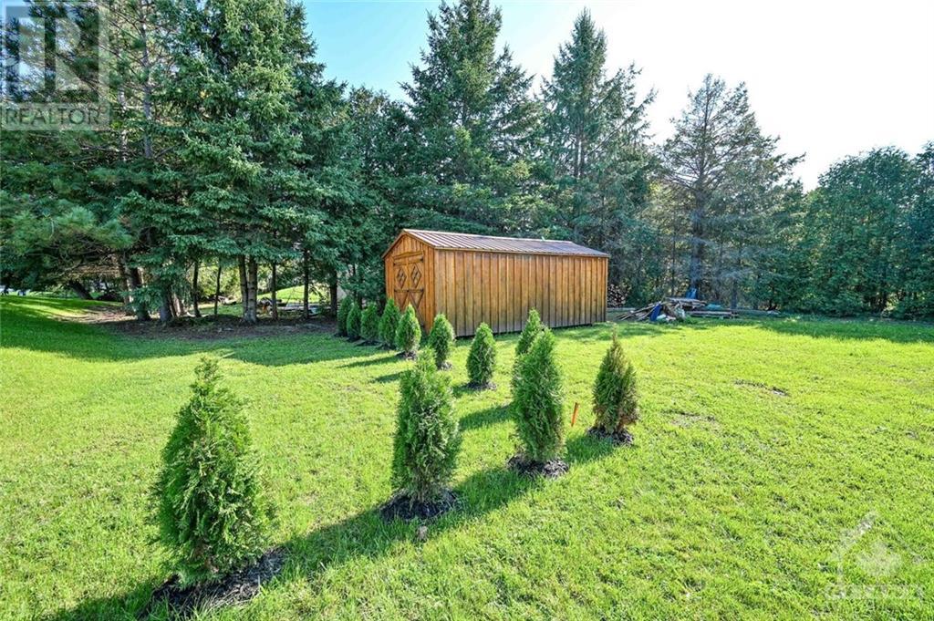 9 Centre Street, Jasper, Ontario  K0G 1G0 - Photo 29 - 1363067