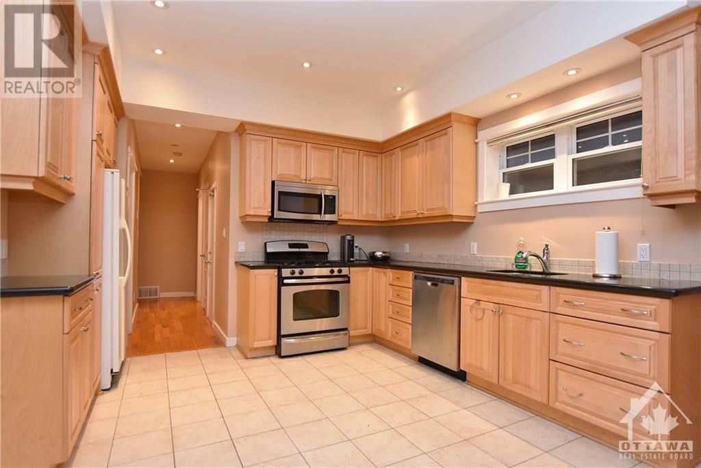736 Cooper Street, Ottawa, Ontario  K1R 5J6 - Photo 2 - 1362788