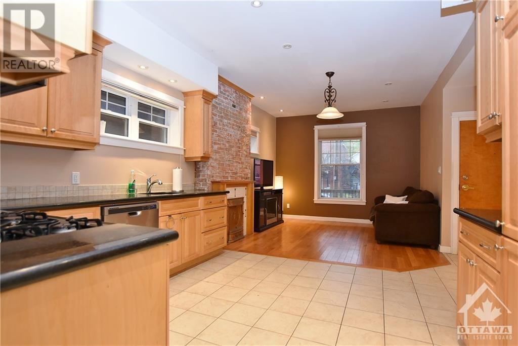 736 Cooper Street, Ottawa, Ontario  K1R 5J6 - Photo 3 - 1362788