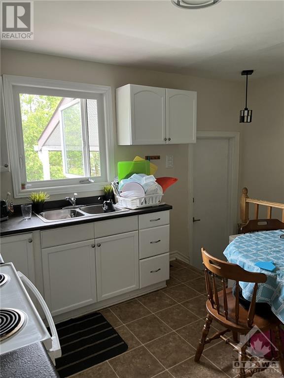 63 Withrow Avenue, Ottawa, Ontario  K2G 2H9 - Photo 5 - 1363230