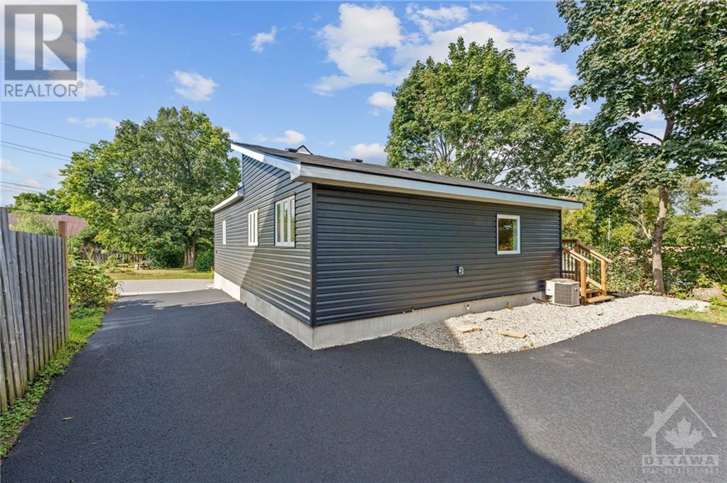 353 Lanark Street, Carleton Place, Ontario  K7C 3C4 - Photo 19 - 1361231