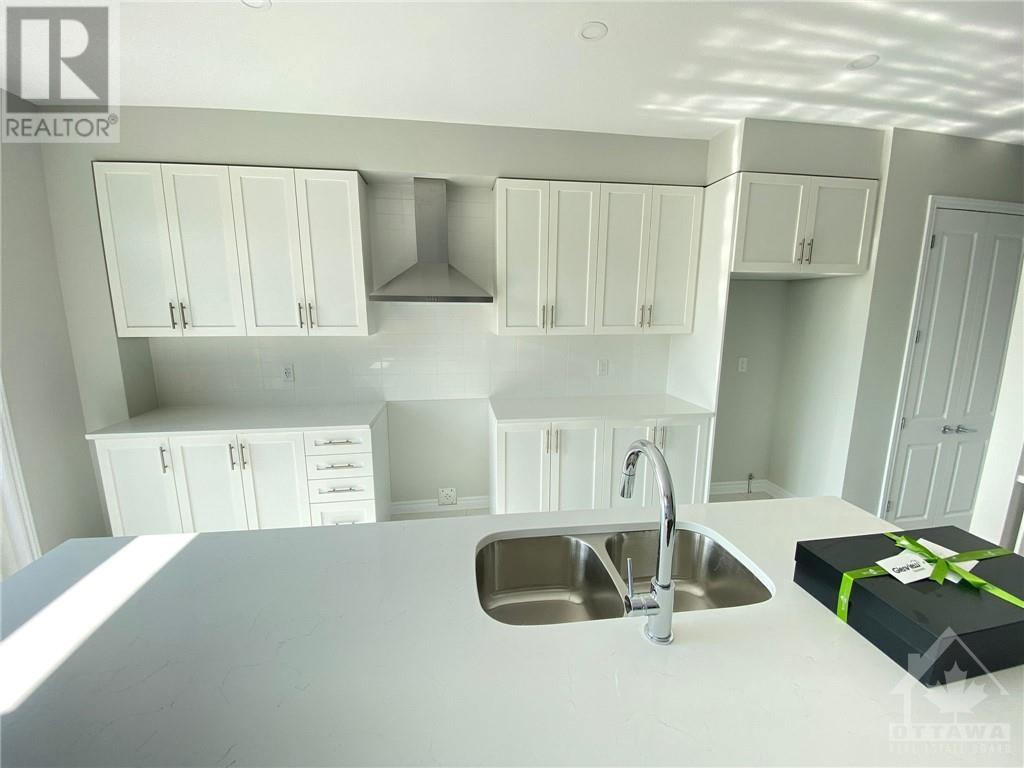 242 Beaugency Street, Ottawa, Ontario  K1W 0T2 - Photo 4 - 1362858
