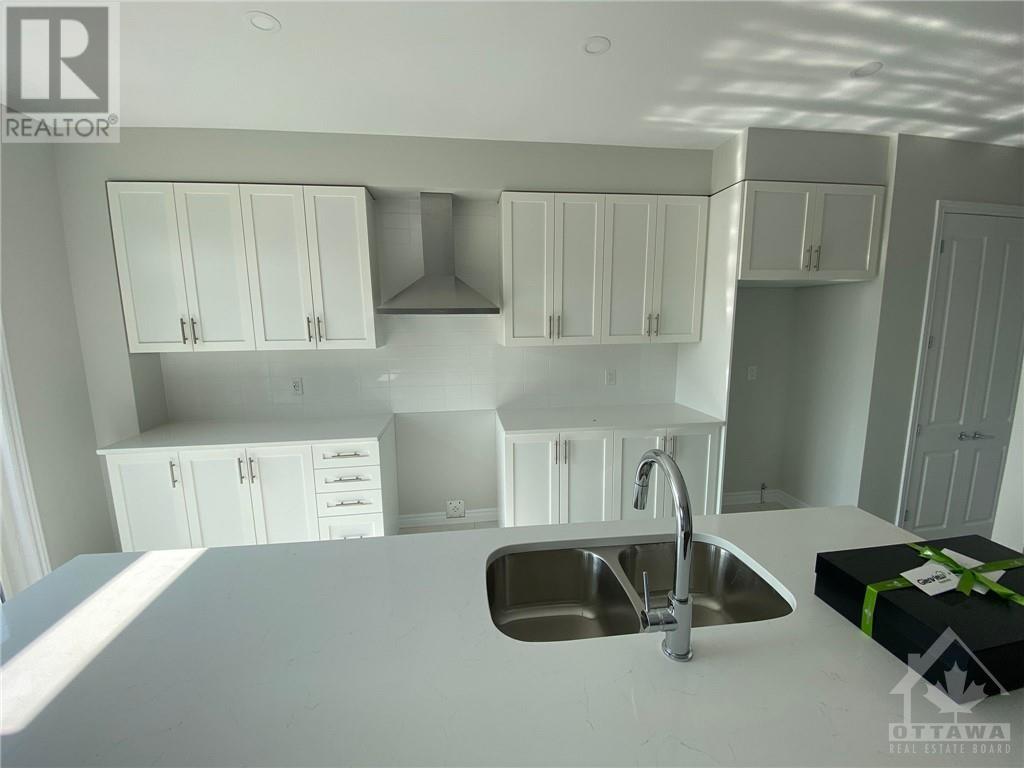 242 Beaugency Street, Ottawa, Ontario  K1W 0T2 - Photo 5 - 1362858