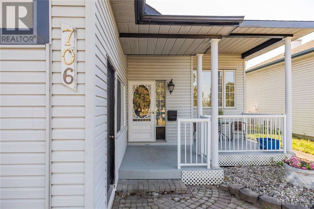 706 Maley Street, Kemptville, Ontario  K0G 1J0 - Photo 2 - 1358185