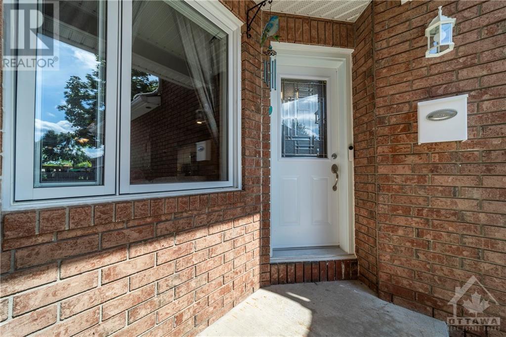 106 Whitegate Crescent, Ottawa, Ontario  K2J 4B7 - Photo 2 - 1363919
