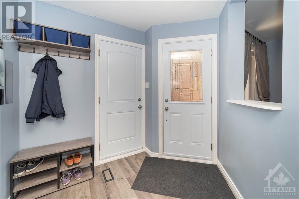106 Whitegate Crescent, Ottawa, Ontario  K2J 4B7 - Photo 3 - 1363919