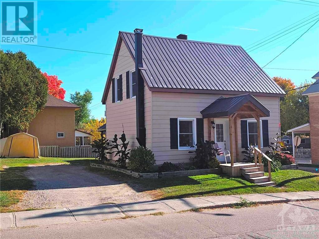 145 MUNROE AVENUE W, renfrew, Ontario