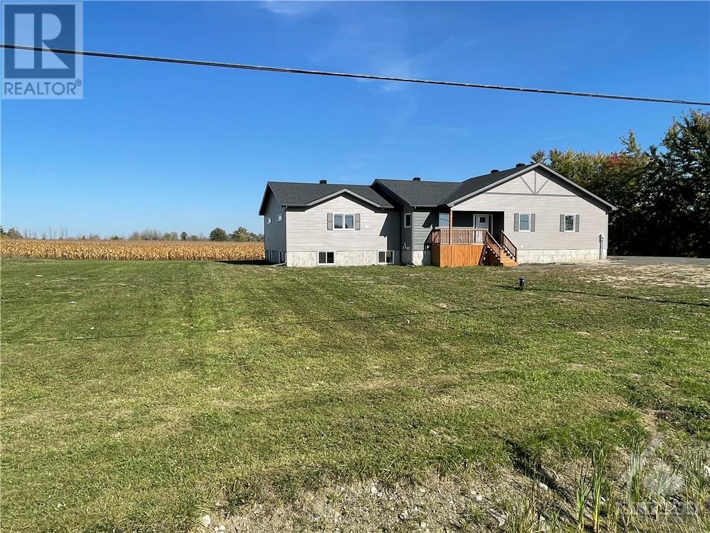 233 South Gower Drive, Kemptville, Ontario  K0G 1J0 - Photo 2 - 1363805