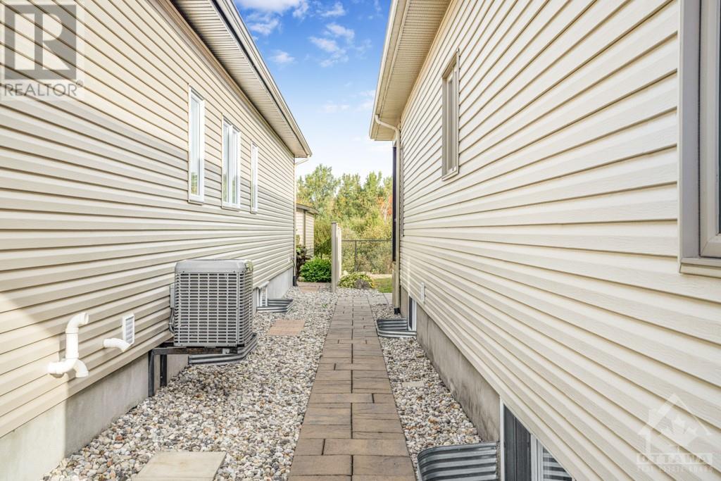 1098 Docteur Corbeil Boulevard, Clarence-Rockland, Ontario  K4K 0G9 - Photo 28 - 1362663