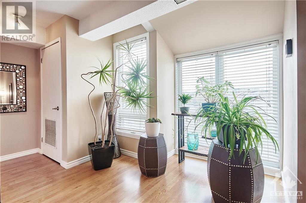 209c Woodfield Drive, Ottawa, Ontario  K2G 4P2 - Photo 4 - 1362881