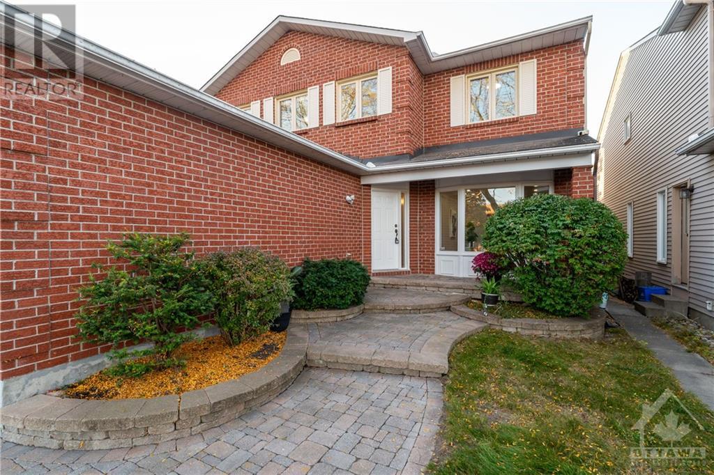 11 Dossetter Way, Ottawa, Ontario  K1G 4R8 - Photo 2 - 1363776