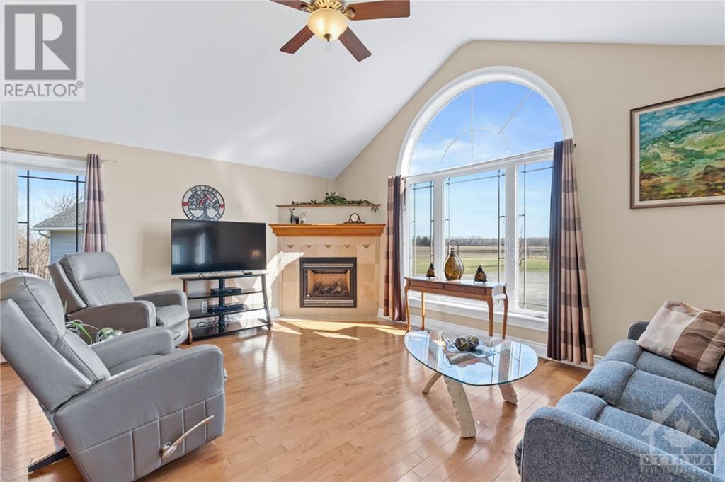 5940 Brophy Drive, Richmond, Ontario  K0A 2Z0 - Photo 4 - 1363666