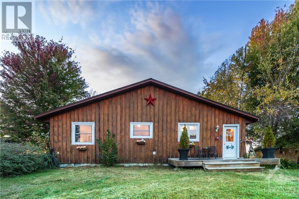 70 CORKTOWN LANE, merrickville, Ontario