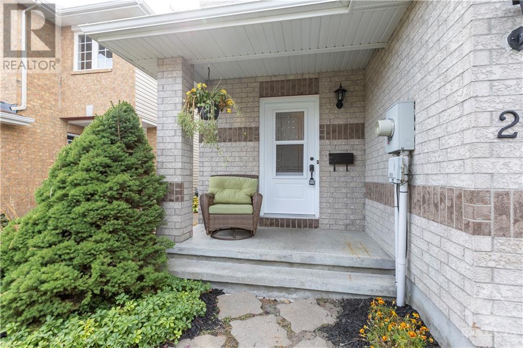 25 Newcastle Avenue, Ottawa, Ontario  K2K 3B4 - Photo 3 - 1363813