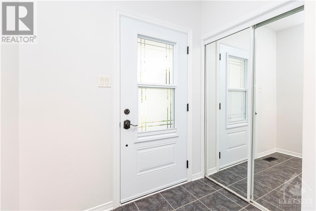 25 Newcastle Avenue, Ottawa, Ontario  K2K 3B4 - Photo 4 - 1363813