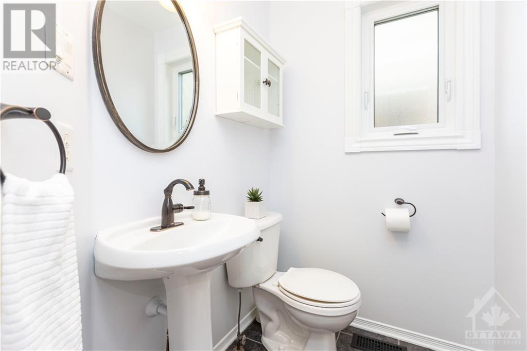 25 Newcastle Avenue, Ottawa, Ontario  K2K 3B4 - Photo 5 - 1363813