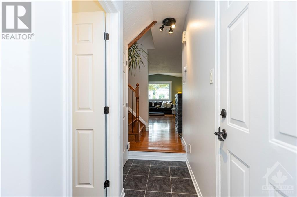25 Newcastle Avenue, Ottawa, Ontario  K2K 3B4 - Photo 6 - 1363813