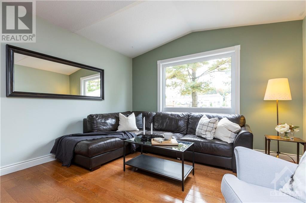 25 Newcastle Avenue, Ottawa, Ontario  K2K 3B4 - Photo 8 - 1363813