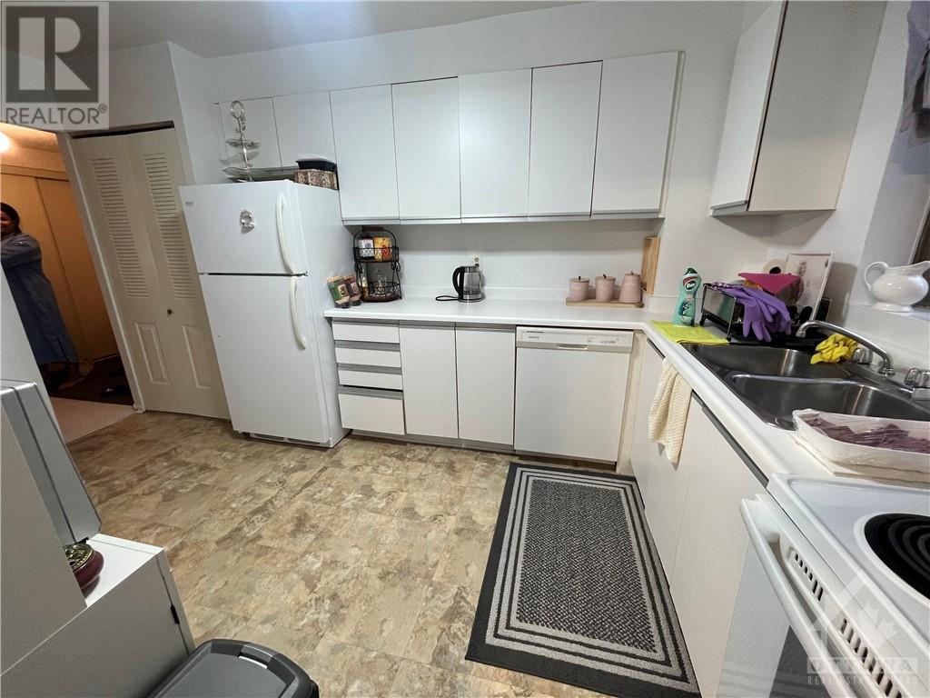 2759 Carousel Crescent Unit#102, Ottawa, Ontario  K1T 2N5 - Photo 3 - 1363925