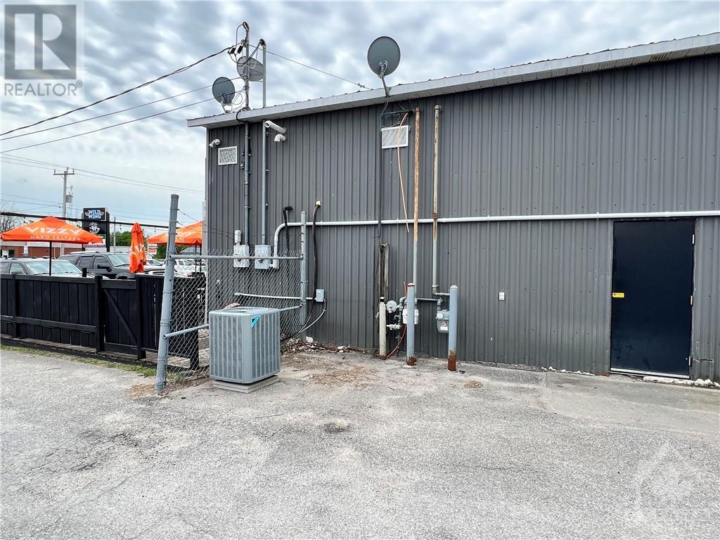 140 15 Highway, Smiths Falls, Ontario  K7A 5B8 - Photo 2 - 1364294