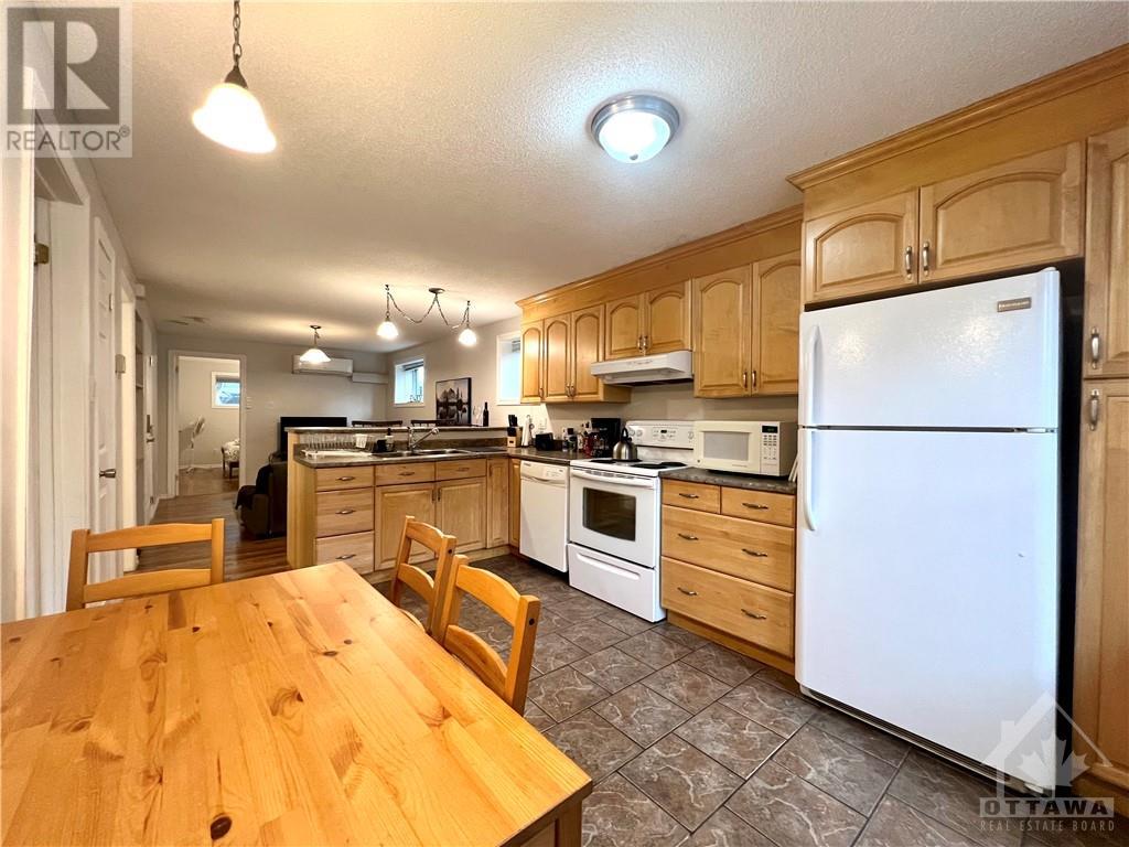 313 Savard Avenue Unit#b, Ottawa, Ontario  K1L 7S1 - Photo 2 - 1364360