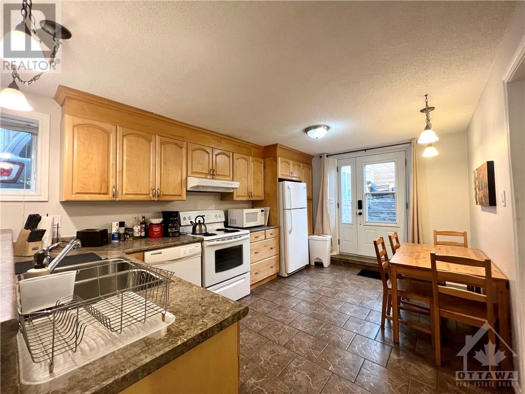 313 Savard Avenue Unit#b, Ottawa, Ontario  K1L 7S1 - Photo 4 - 1364360