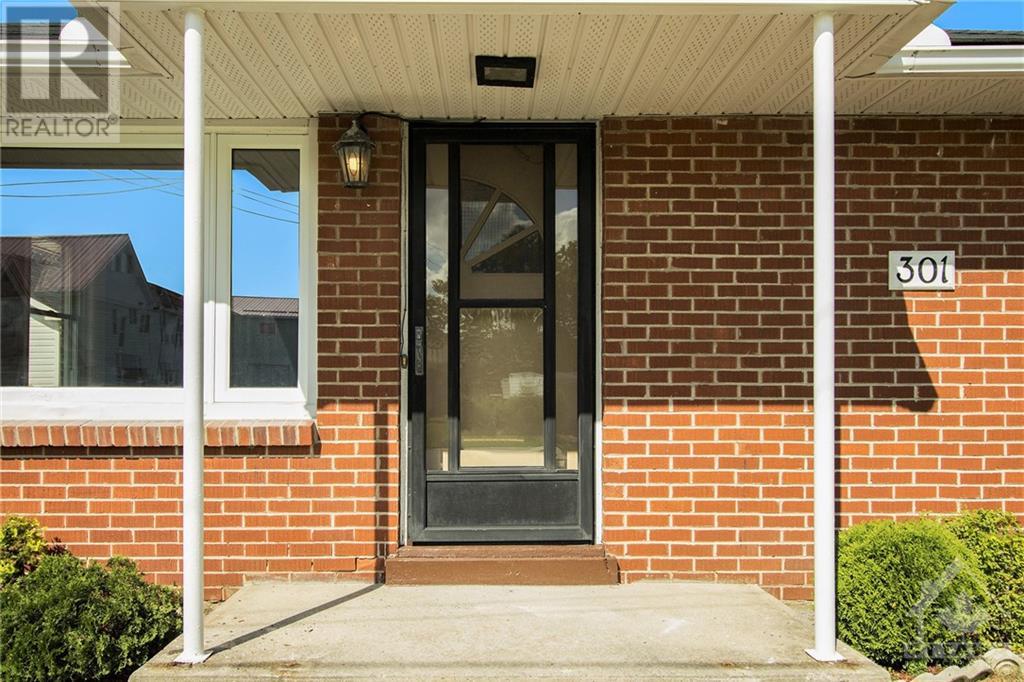 301 Elgin Street W, Arnprior, Ontario  K7S 1P8 - Photo 4 - 1364392
