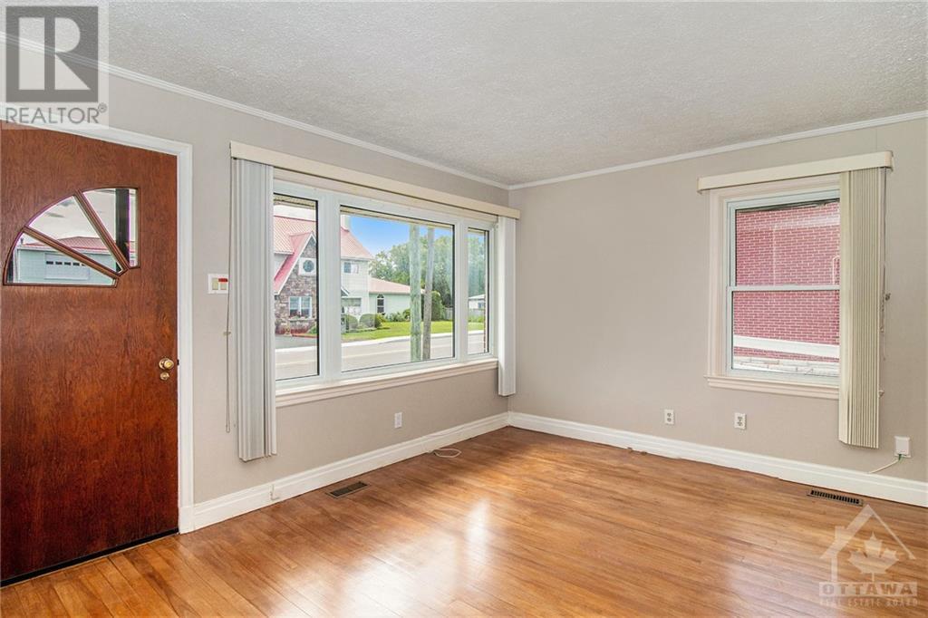 301 Elgin Street W, Arnprior, Ontario  K7S 1P8 - Photo 6 - 1364392