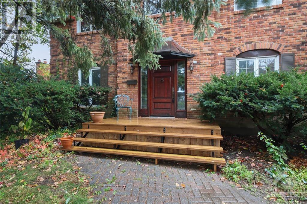 2002 Hollybrook Crescent, Gloucester, Ontario  K1J 7Y6 - Photo 3 - 1364351