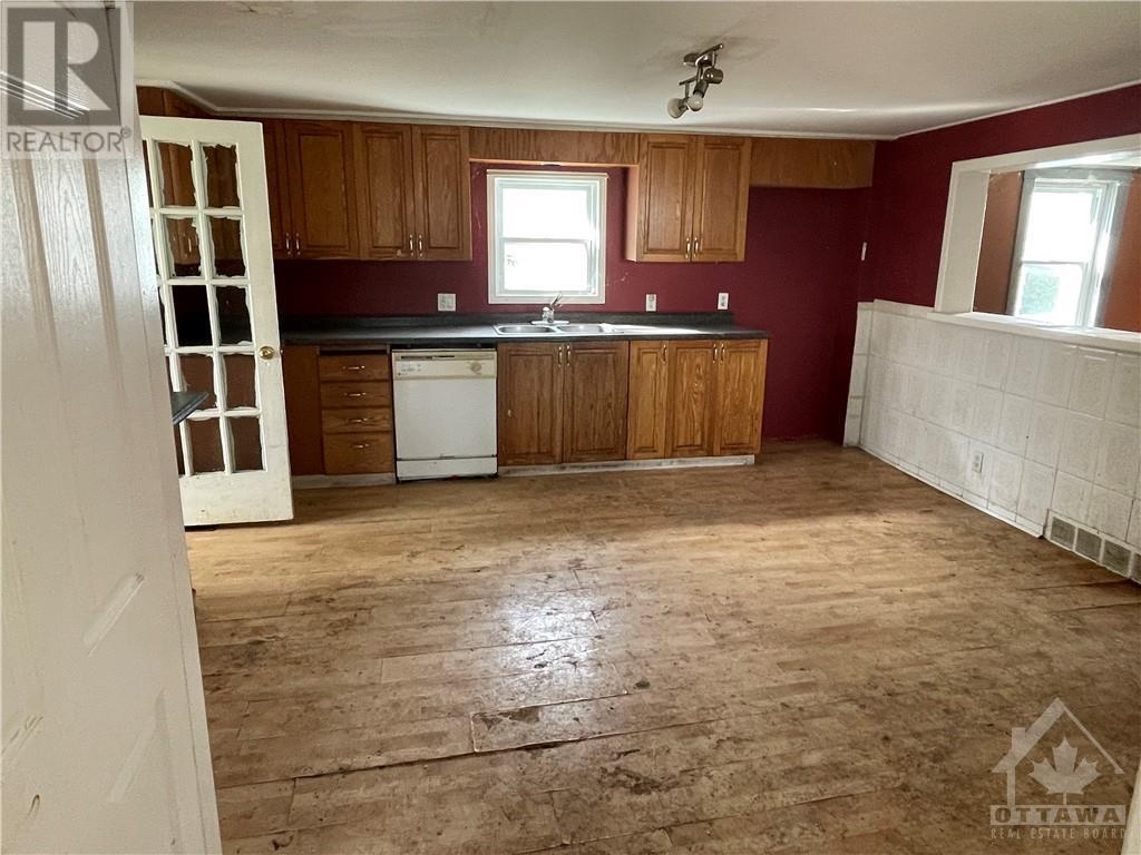 1969 Catherine Street, Rockland, Ontario  K4K 1H6 - Photo 2 - 1363572