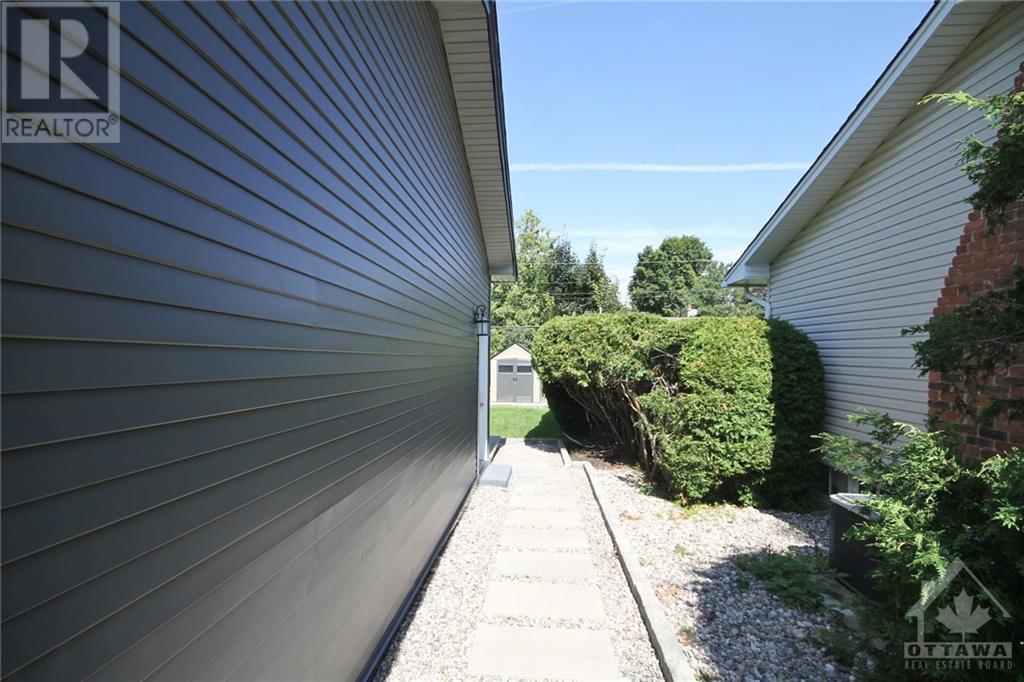 101 Viewmount Drive, Ottawa, Ontario  K2G 3B9 - Photo 29 - 1364457