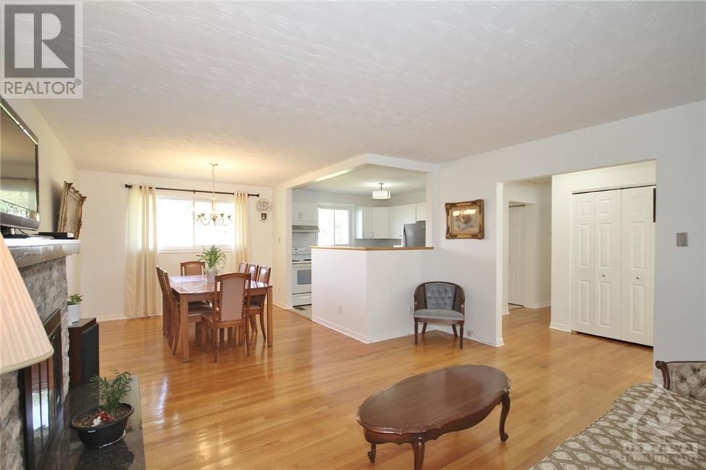 101 Viewmount Drive, Ottawa, Ontario  K2G 3B9 - Photo 6 - 1364457