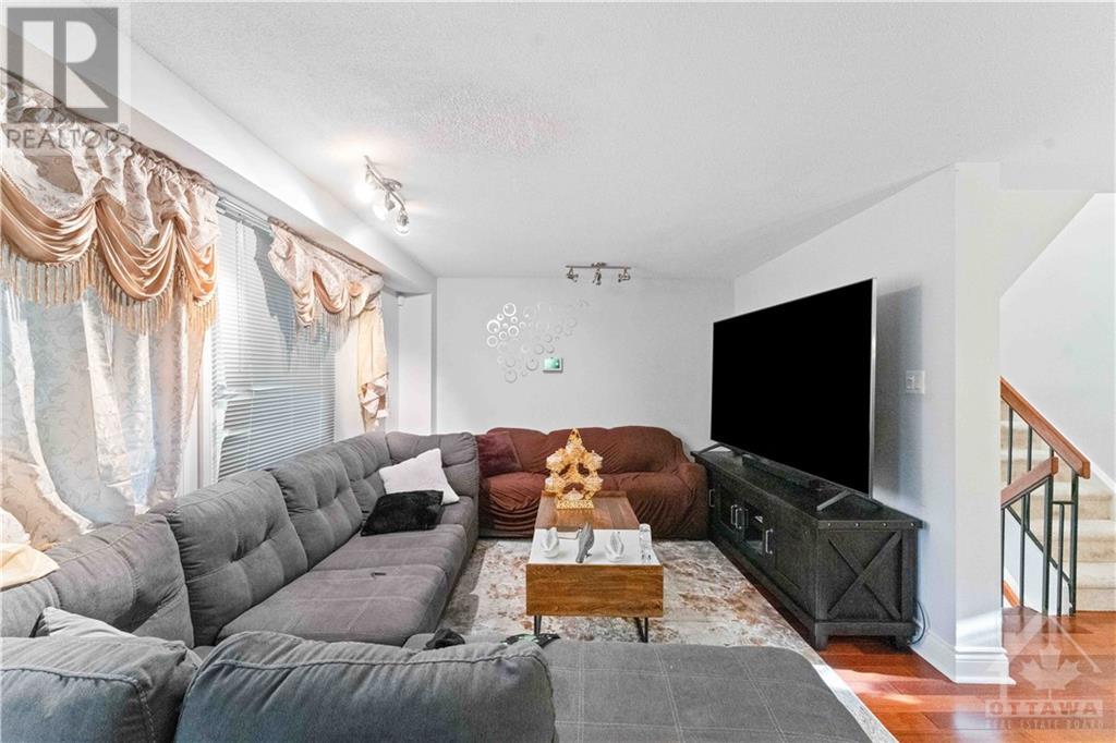 1530 Lassiter Terrace, Ottawa, Ontario  K1J 8N4 - Photo 3 - 1364504