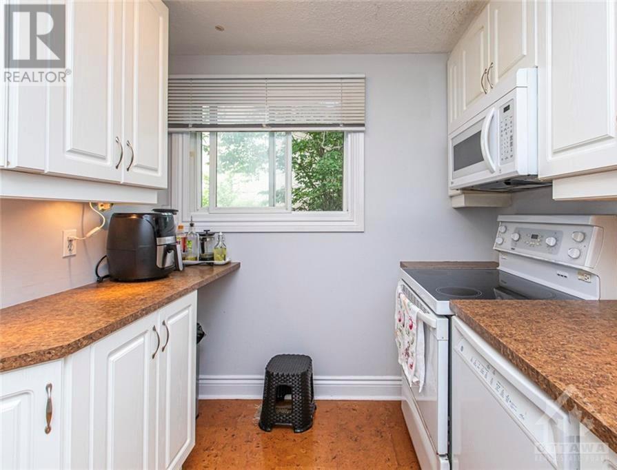 1530 Lassiter Terrace, Ottawa, Ontario  K1J 8N4 - Photo 8 - 1364504