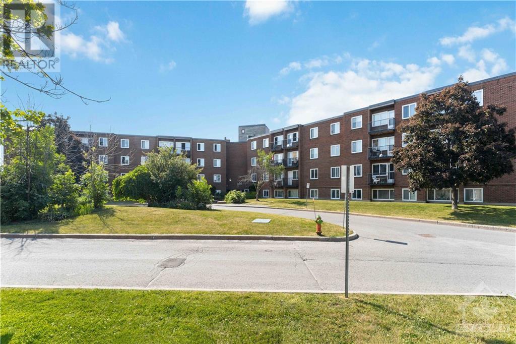 2041 Arrowsmith Drive Unit#401c, Ottawa, Ontario  K1J 7V7 - Photo 1 - 1364476