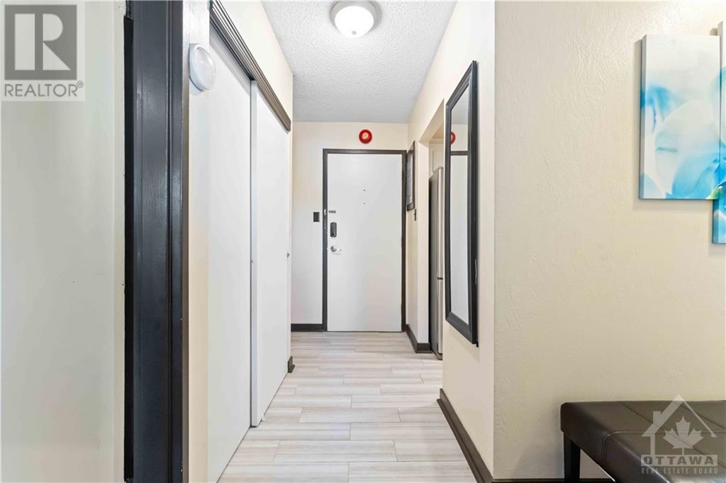 2041 Arrowsmith Drive Unit#401c, Ottawa, Ontario  K1J 7V7 - Photo 3 - 1364476