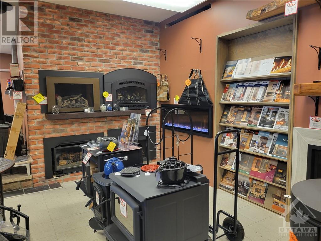 417 Rideau Street, Kemptville, Ontario  K0G 1J0 - Photo 3 - 1364452