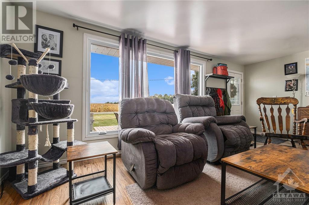 14391 Pleasant Valley Road, Ingleside, Ontario  K0C 1M0 - Photo 6 - 1364552