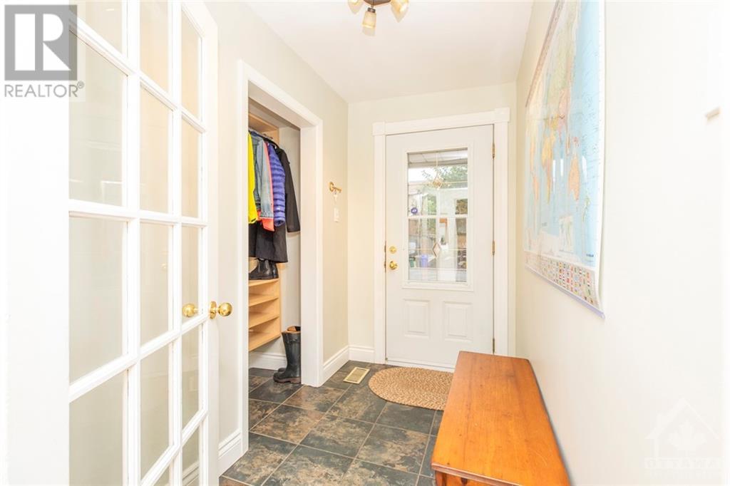655 Mansfield Avenue, Ottawa, Ontario  K2A 2T5 - Photo 3 - 1364463