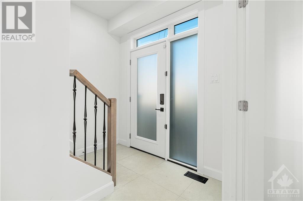 10 Chapleau Avenue Unit#a, Ottawa, Ontario  K1M 1E3 - Photo 3 - 1363887