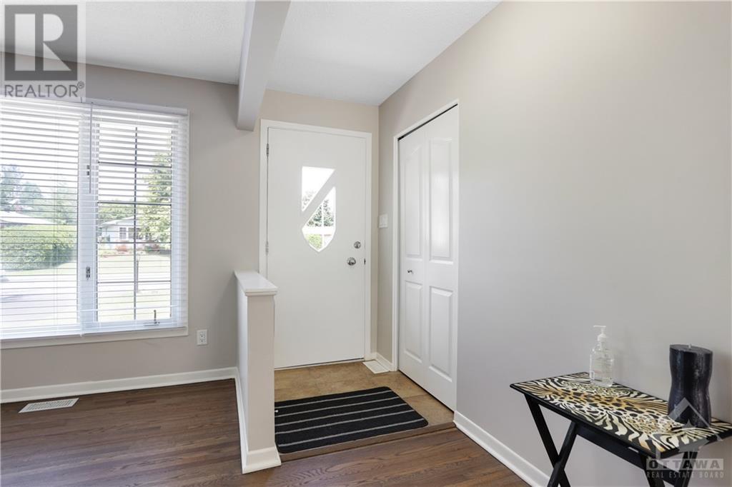 172 Lacroix Avenue, Ottawa, Ontario  K1E 1K3 - Photo 3 - 1364596