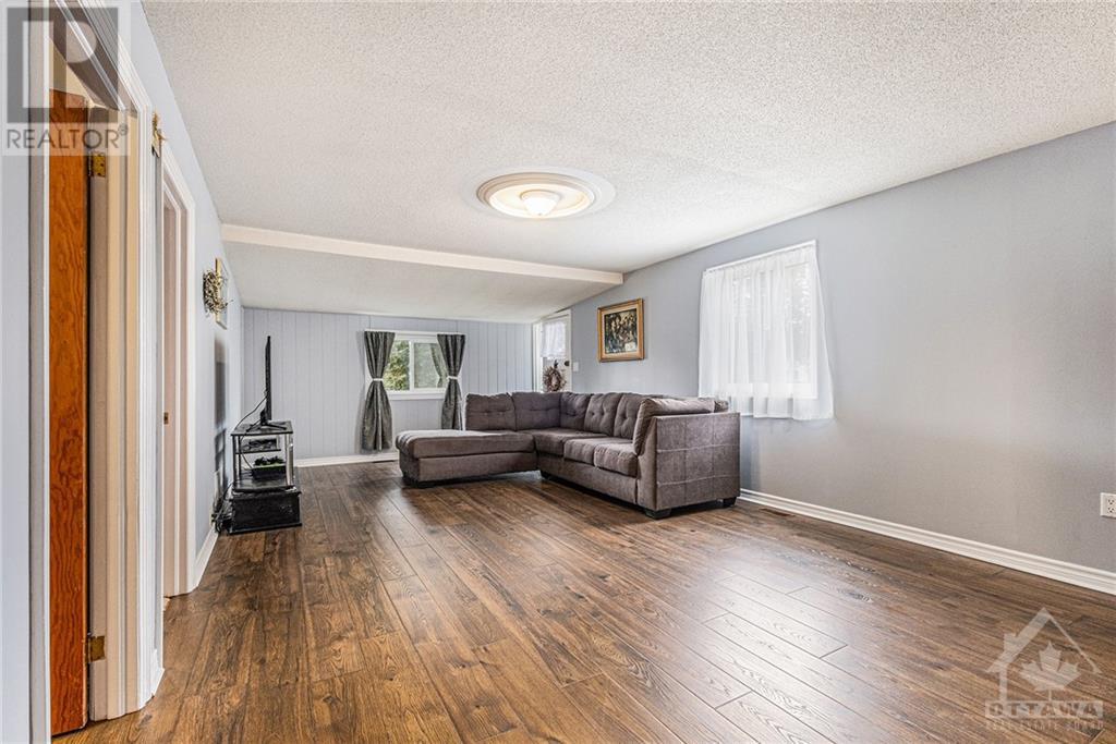 304 Oxford Street E, Kemptville, Ontario  K0G 1J0 - Photo 11 - 1364120