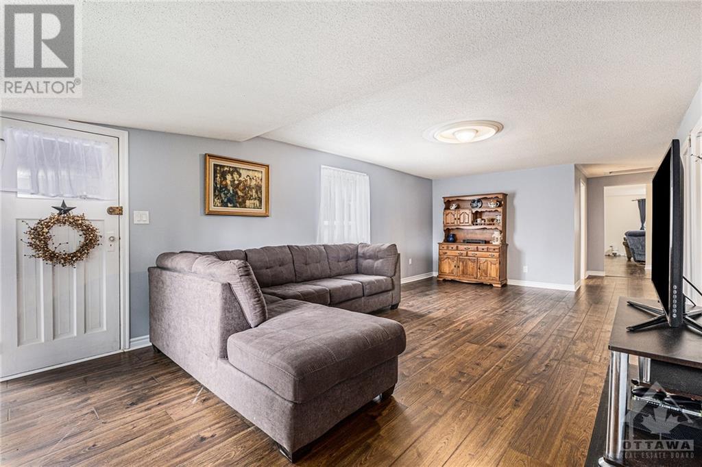 304 Oxford Street E, Kemptville, Ontario  K0G 1J0 - Photo 13 - 1364120