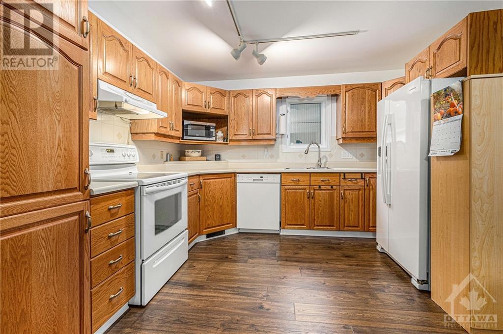304 Oxford Street E, Kemptville, Ontario  K0G 1J0 - Photo 8 - 1364120