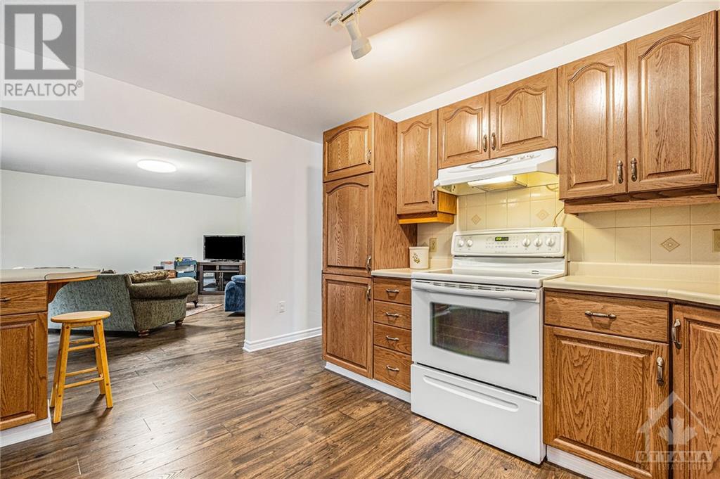 304 Oxford Street E, Kemptville, Ontario  K0G 1J0 - Photo 9 - 1364120