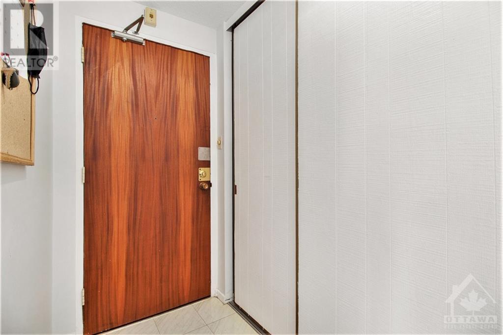 20 Chesterton Drive Unit#212, Ottawa, Ontario  K2E 6Z7 - Photo 3 - 1364239