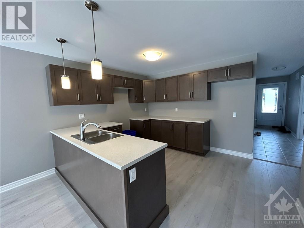92 Seabert Drive, Arnprior, Ontario  K7S 0K1 - Photo 4 - 1364852