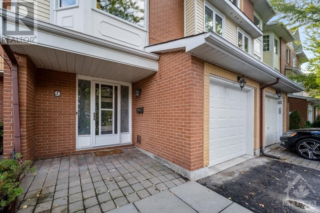 9 Arbordale Crescent, Ottawa, Ontario  K2G 5C7 - Photo 3 - 1364818