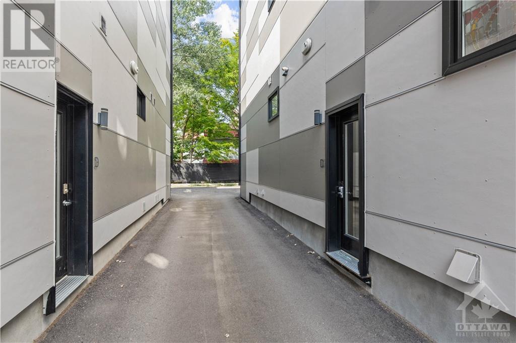 423 Ravenhill Avenue Unit#d, Ottawa, Ontario  K2A 0J7 - Photo 2 - 1364821